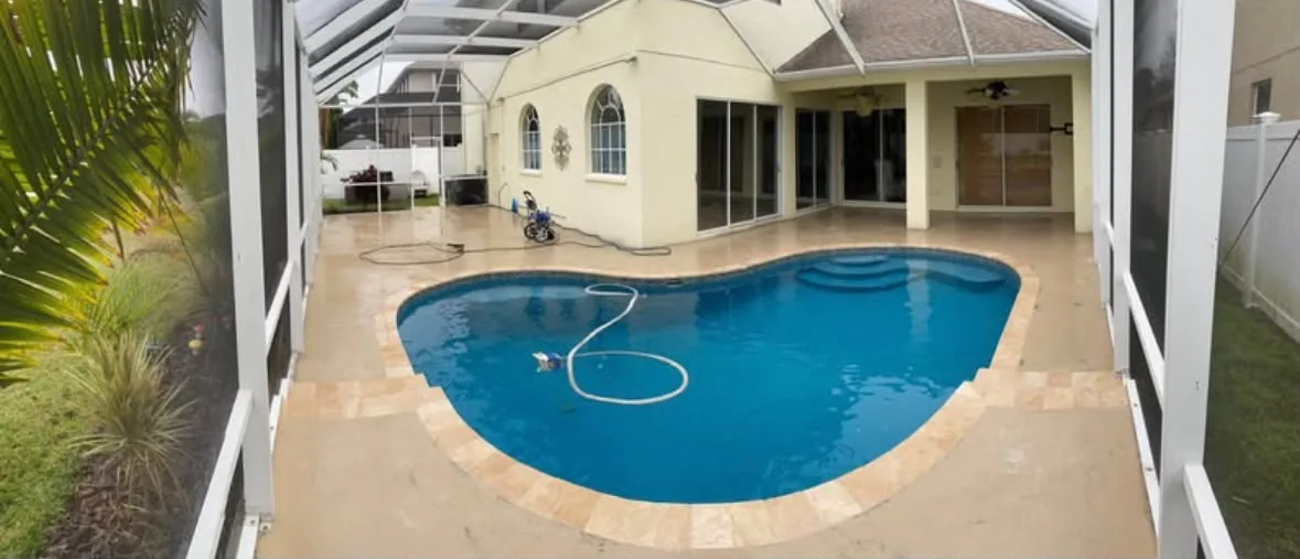 Travertine-Look Pool Deck
